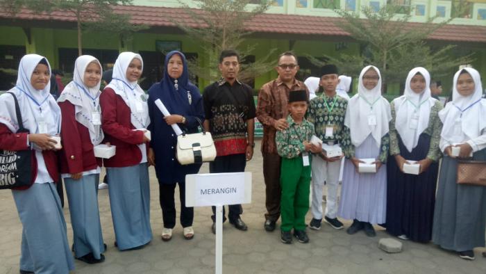 EMA RAHMAWATI Siswa MAN 2 Merangin Wakili Kabupaten Merangin pada Komptisi Sains Madrasah Tingkat Provinsi Jambi