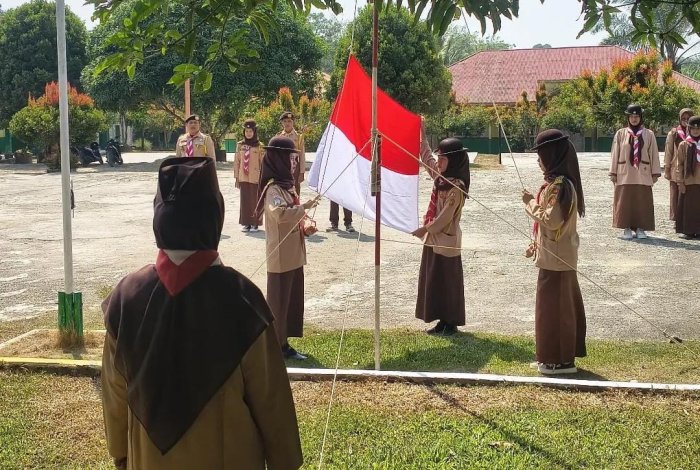 MAN 2 Merangin Gelar Upacara Pembukaan Kegiatan Pramuka, Libatkan Siswa Kelas X dan Wali Kelas MAN 2 Merangin Gelar Upacara Pembukaan Kegiatan Pramuka, Libatkan Siswa Kelas X dan Wali Kelas