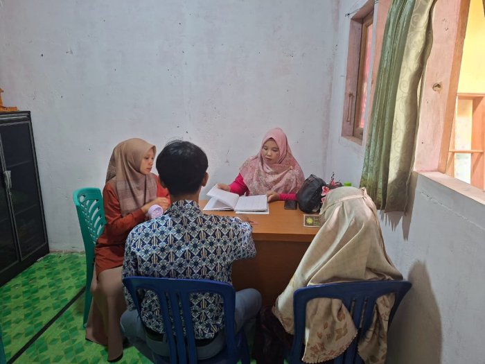 Guru BK MAN 2 Merangin Perkuat Silaturahmi dengan Wali Murid untuk Mendukung Kemajuan Peserta Didik Guru BK MAN 2 Merangin Perkuat Silaturahmi dengan Wali Murid untuk Mendukung Kemajuan Peserta Didik