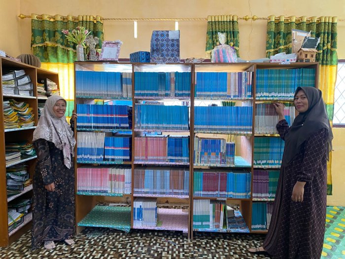 Pustakawan Lakukan Penyusunan dan Pendataan Buku untuk Tingkatkan Kualitas Layanan Perpustakaan